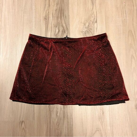 Lip Service miniskirt size L. Sheer red sparkly snakeskin print. Vintage - Picture 1 of 13